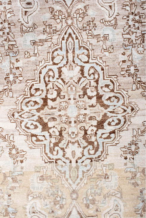 Antique Sarouk Area Rug (4' x 6')